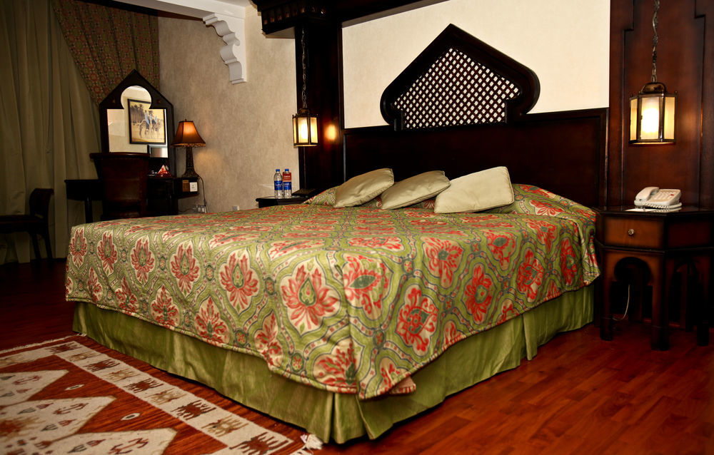 Arabian Courtyard & 4* Dubai