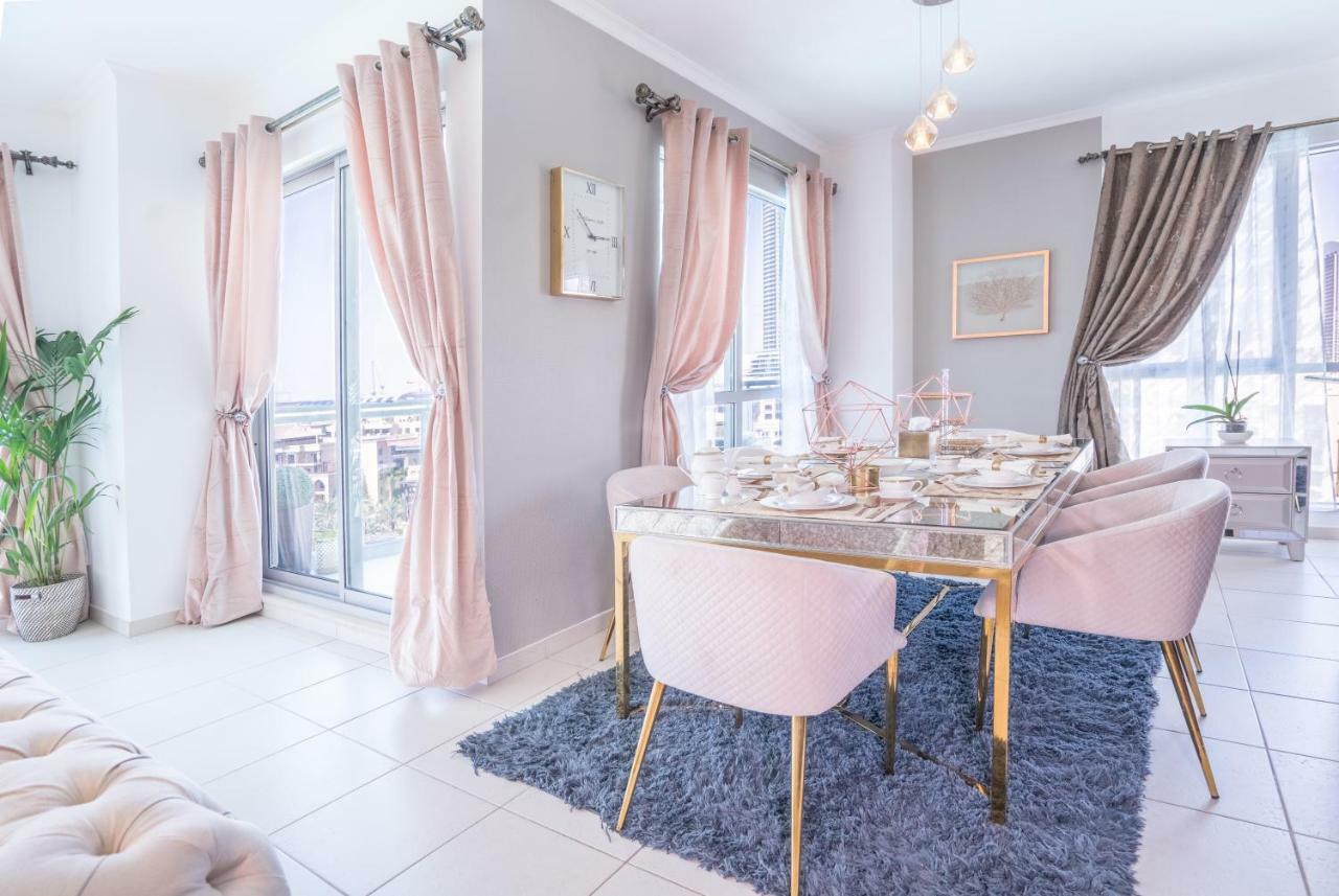 Elite Royal Apartment: Burj Khalifa View & 3-bedroom Luxury *