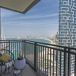 Higuests - Stylish Apartment Floating Over The Marina Waters