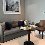 Nice Studio With Panoramic View Of The Canal!