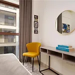 Maison Privee - Alluring Modern Apt In Dubai Creek Beach