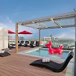Radisson Red Hotel Dubai Silicon Oasis