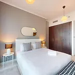 Torch Tower - Colourful Two Bedroom With City View
