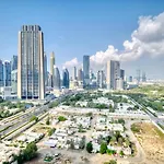 Dubai Elegance: 1Br With Difc & Zabeel Views