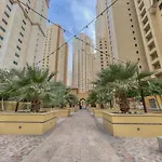 Beautiful 2 Bedroom Retreat In The Heart Of Jbr