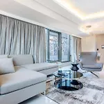 Wehost - Sophisticated 2Br With Large Private Terrace & Direct Pool Access