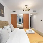Sky High Lux 2 Bdr Dubai Marina