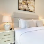 Luxury 2-Bed Apartment L Emaar Beachfront