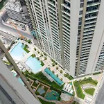 Lux Bnb Aykon Tower I Skyline Canal Views