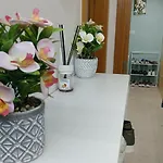Loft And Full Partition Hostel Room Near Deira Fish Roundabout Metro