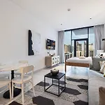 Elegant Apt - 5 Minutes From Downtown