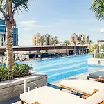 Lux Iconic Views At The Palm Tower Studio 2