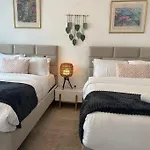 Cozy 2Bhk With Marina Views