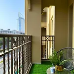 Ultra Luxury Flat With Amazing Pool Near To Burj