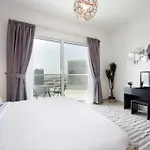 Cozy Studio Apartment In Ag Tower With Canal View
