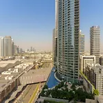 Maison Privee - Inviting Apt With Fabulous Dubai Canal & Skyline Vws
