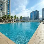 Chic Studio With Balcony - Canal Bay & Pool Views