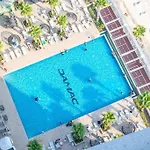 Chic Studio With Balcony - Canal Bay & Pool Views