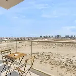 Waves - Stylish Studio With Balcony In Dubai South