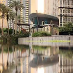 Luxury 1-Br Apartment Near Burj