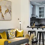 Modern Studio In Discovery Gardens, Close To Metro