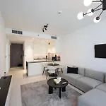Modern 1Br With Waterfront View