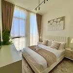 2Br Royal Suite W Private Pool In Jvc
