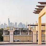 Stunning 4Br Jumeira Park Villa With Pool And Jacuzzi