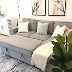 Cozy One Bedroom Close To Beach And Metro Station