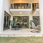 Near Beach 5Br And Assistant Room Villa With Private Pool And Balcony, Jumeirah Zabeel Saray Villa, Palm Jumeirah By Deluxe Holiday Homes