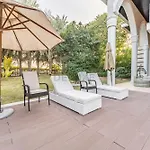 Near Beach 5Br And Assistant Room Villa With Private Pool And Balcony, Jumeirah Zabeel Saray Villa, Palm Jumeirah By Deluxe Holiday Homes