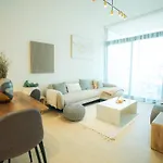 Luxury 2 Bedroom Unit, Prime Location