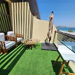 Bright Beachfront Studio With Breathtaking Views