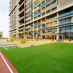 Peaceful Skyline 1Br Jvc - Near Mall And Free Baby Gear