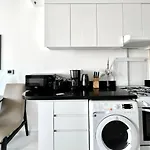 Homes2Retreat - Chic & Cozy Studio In Damac