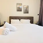 Upscale Studio Apartment Palm View With Big Balcony Free Parking By Belvilla