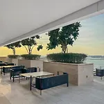 Coastal Elegance 1-Bedroom In Grand Bleu