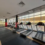 Modern High-Floor 1Br Apartment With Balcony, Pool Access & Golf Course View, Up To 4 Guests, By Stayfinity