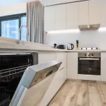 Bright And Modern City Apartment In Business Bay With Two Balconies, Pool, Gym, Free Parking And Self Check In, Sleeps Up To Four, By Stayfinity