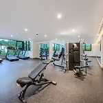 Bright And Modern City Apartment In Business Bay With Two Balconies, Pool, Gym, Free Parking And Self Check In, Sleeps Up To Four, By Stayfinity