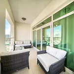 Shoreline 14, Al Hallawi Palm Jumeirah - Mint Stay