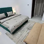 Fabulous Villa Rooms Near Airport