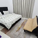 Fabulous Villa Rooms Near Airport