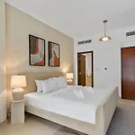 Exceptional 1-Bedroom With Pool View In Downtown