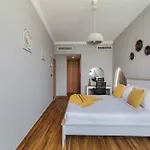 Luxury Marina View With Jacuzzi, Arcade & Balcony