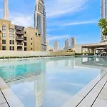 First Class 1Br Iconic Views, Prime Address