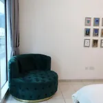 Nivis Find- Luxury 1 Bhk Nearby Dubai Mall