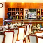 Golden Sands Hotel Apartment 3