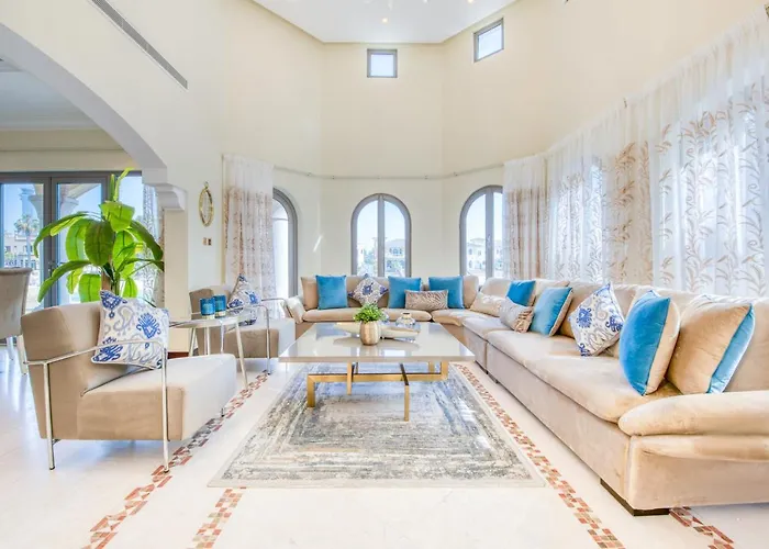 Stunning Villa With Private Pool & Beach Access