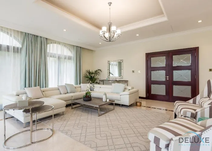 Charming 5Br Villa With Assistant\'S Room And Private Pool On Palm Jumeirah By Deluxe Holiday Homes